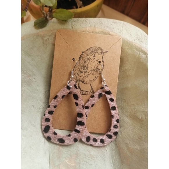 Faux Fur Cheetah Hollow Out Teardrop Dangle Earrings - Picture 3 of 3